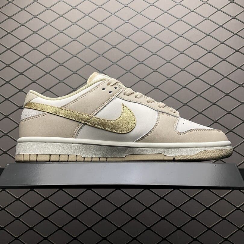 Dunk Low Phantom Metallic Gold