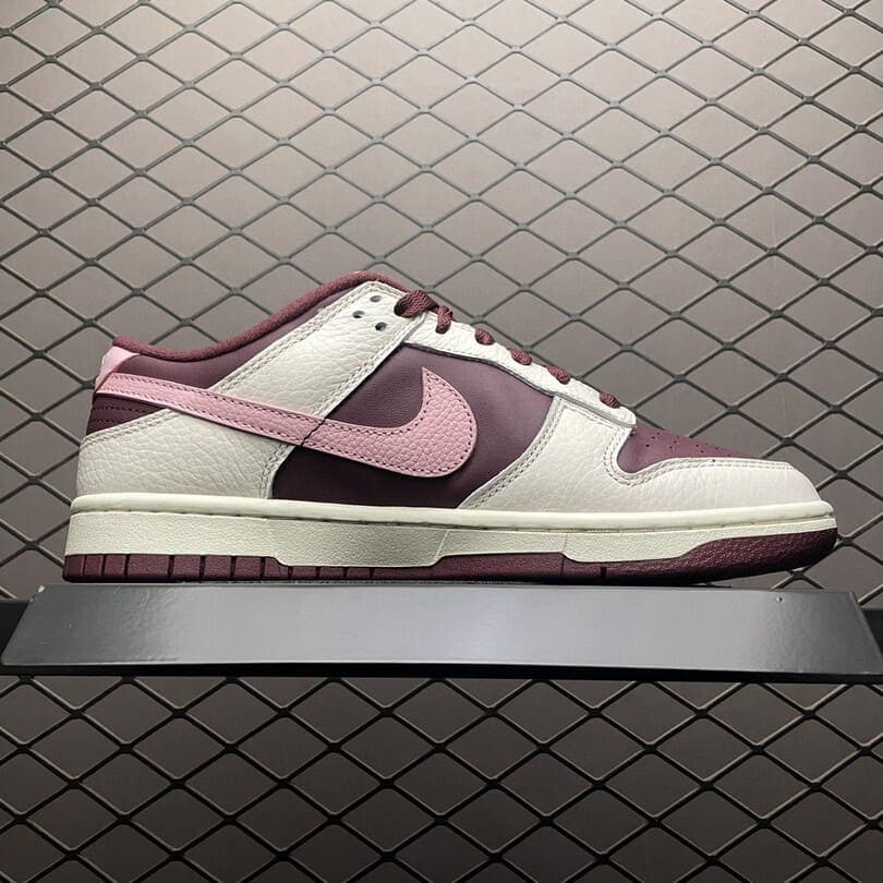 Dunk Low Retro PRM Valentine s Day (2023)