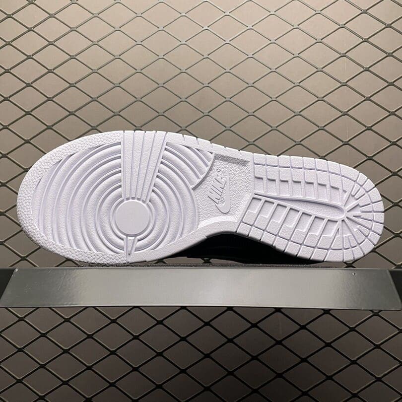 Dunk Low Retro Reverse Panda