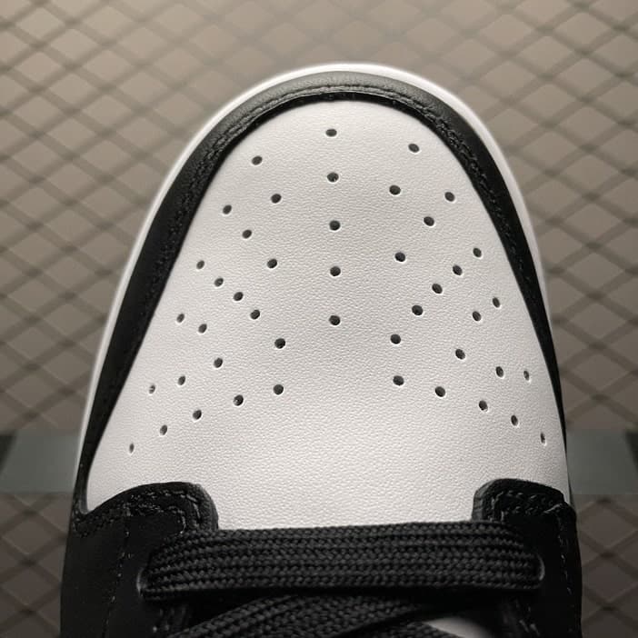 Dunk Low Retro White Black Panda (2021)