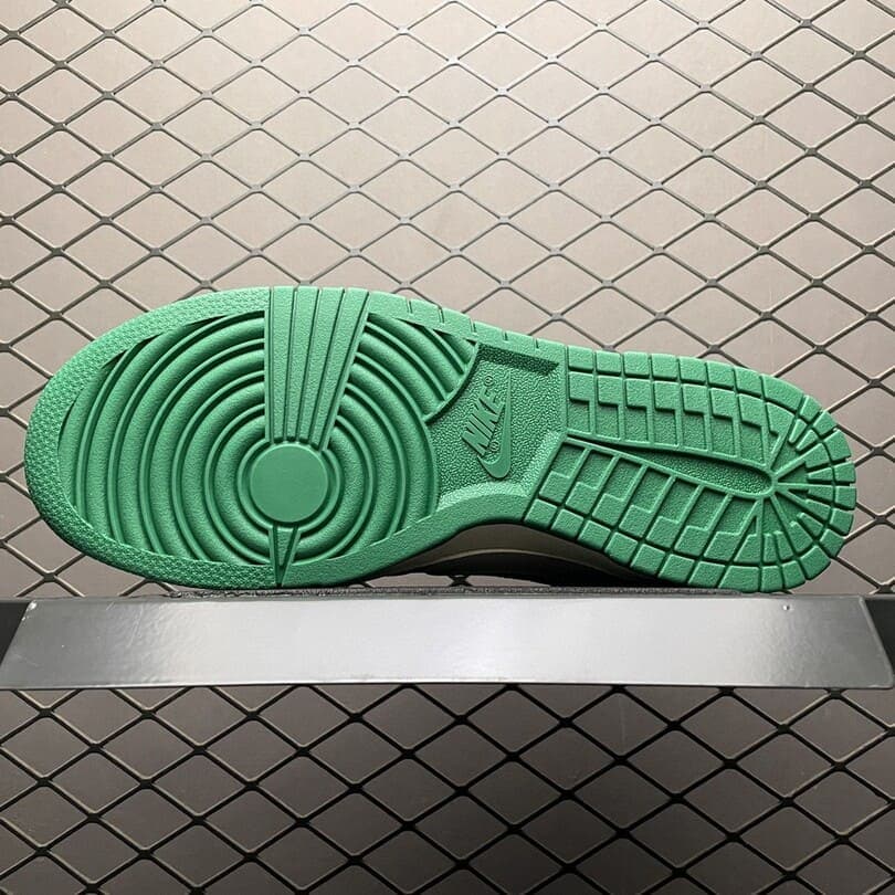 Dunk Low SE Lottery Pack Malachite Green