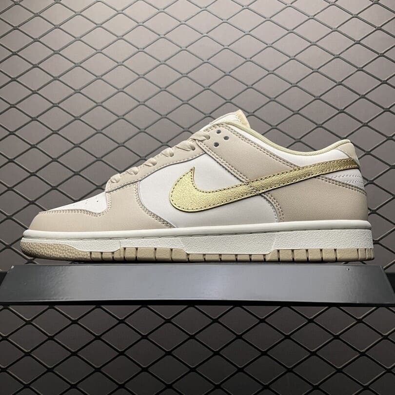 Dunk Low Phantom Metallic Gold