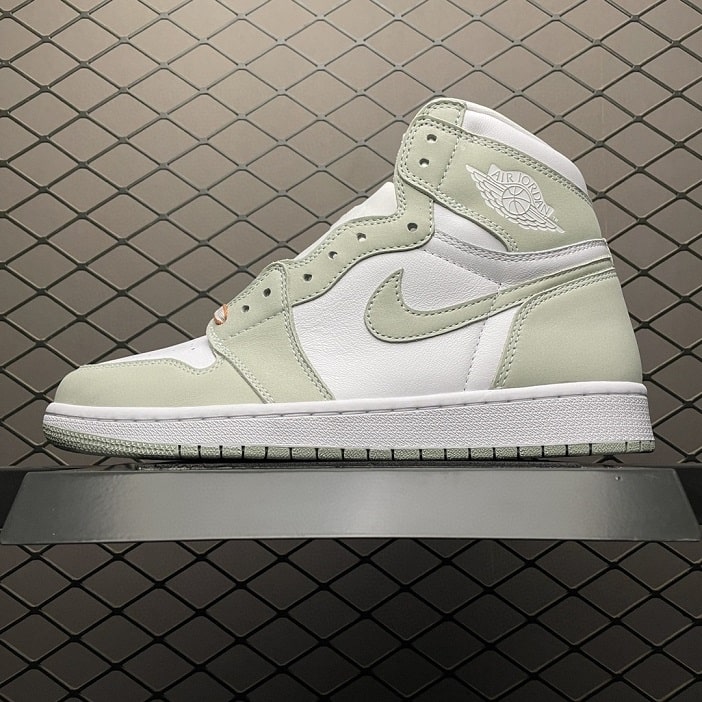 Air_Jordan_1_High_OG_Seafoam_Foot_Soccer_Pro