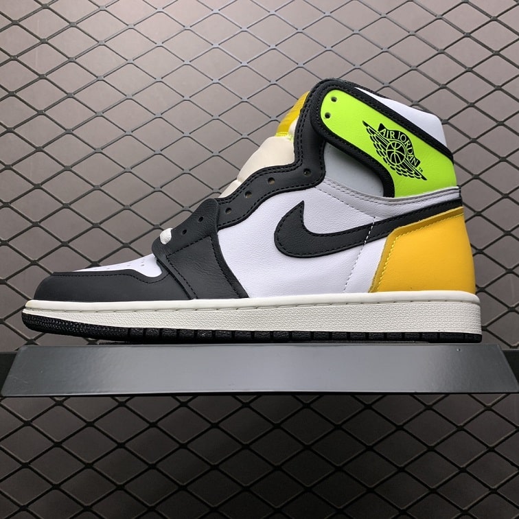 Air_Jordan_1_High_Retro_OG_Volt_Gold_Foot_Soccer_Pro