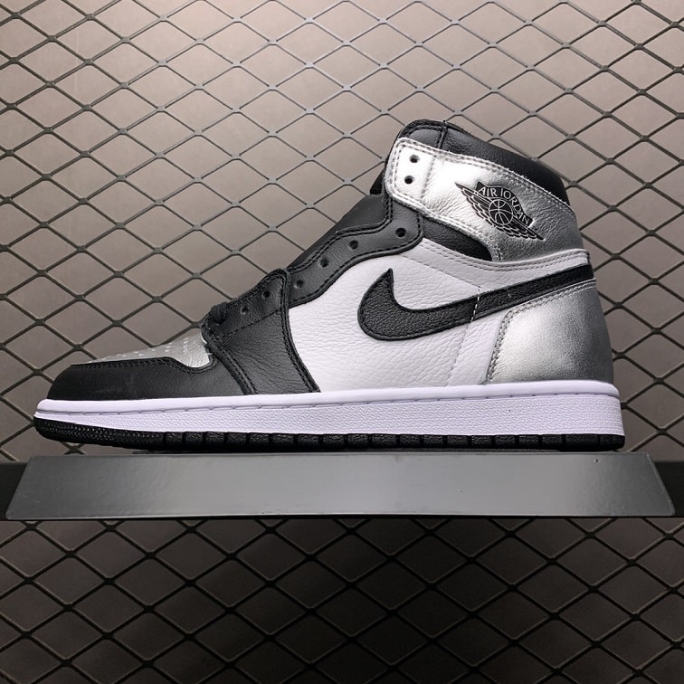 Air_Jordan_1_High_Silver_Toe_Foot_Soccer_Pro