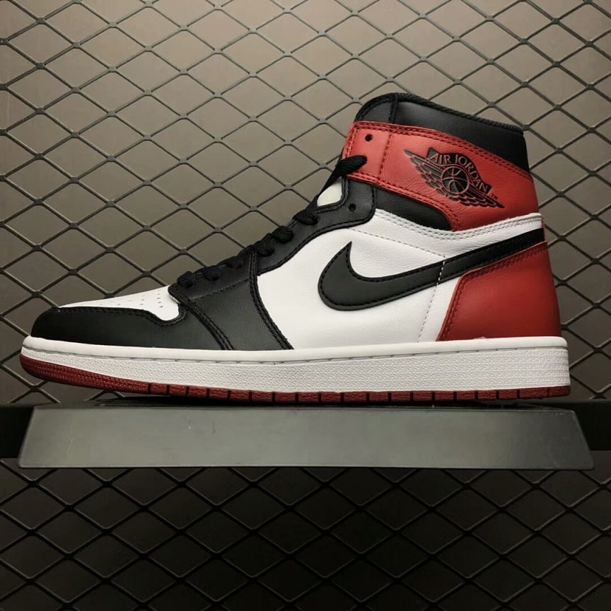 Air_Jordan_1_Retro_High_Black_Toe_Foot_Soccer_Pro_-_Air_Jordan_1_Nike