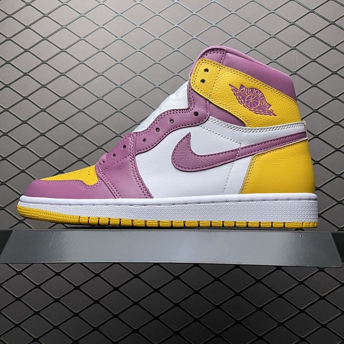 Air_Jordan_1_Retro_High_Brotherhood_Foot_Soccer_Pro