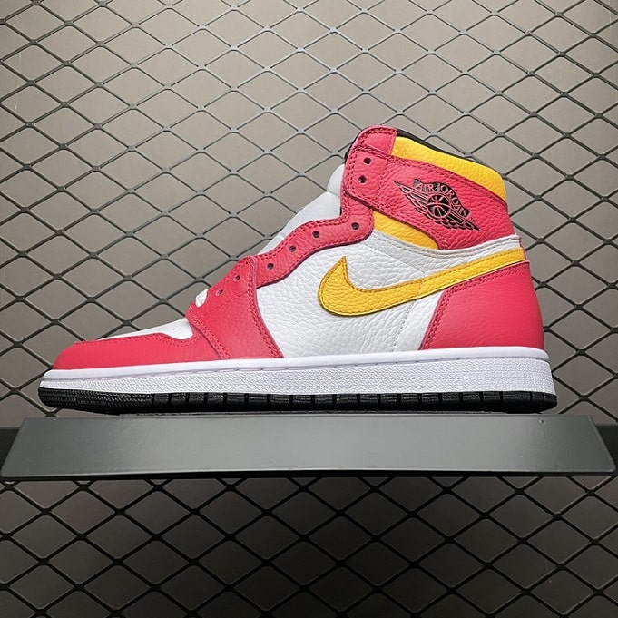 Air_Jordan_1_Retro_High_OG_Light_Fusion_Red_Foot_Soccer_Pro