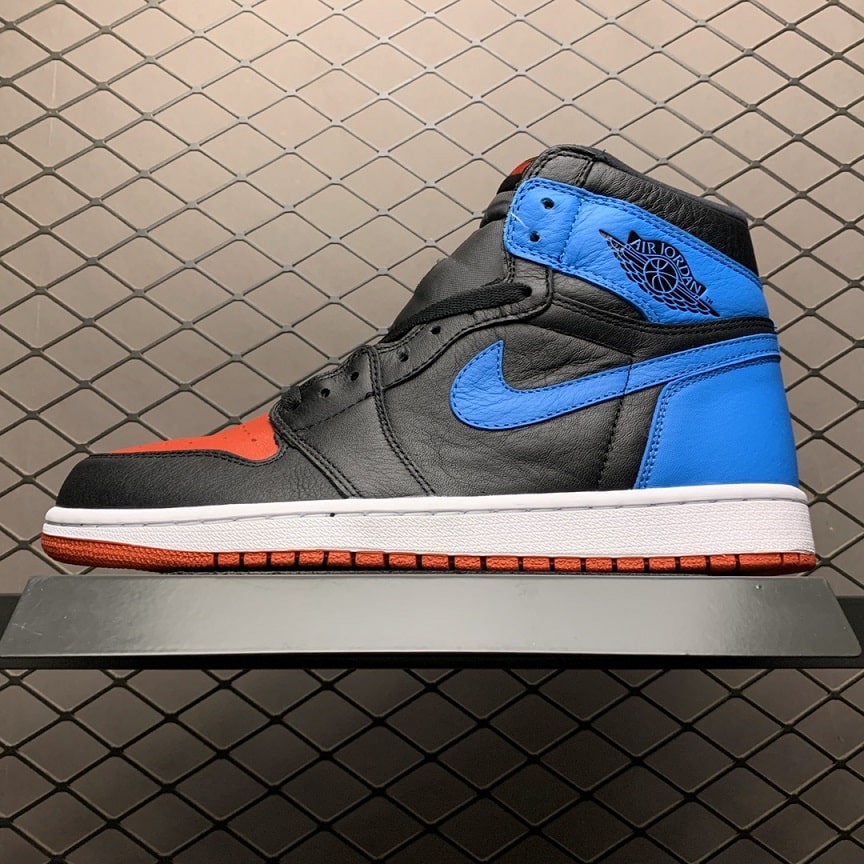 Air_Jordan_1_Retro_High_UNC_Chicago_Leather_Foot_Soccer_Pro