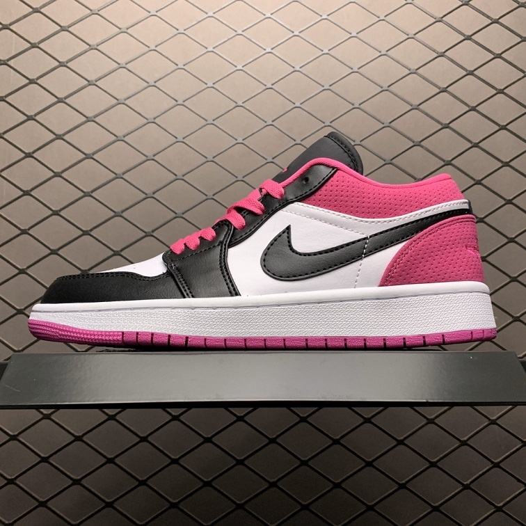 Air_Jordan_1_Low_Black_Active_Fuchsia_Foot_Soccer_Pro_-_Air_Jordan_1_MID