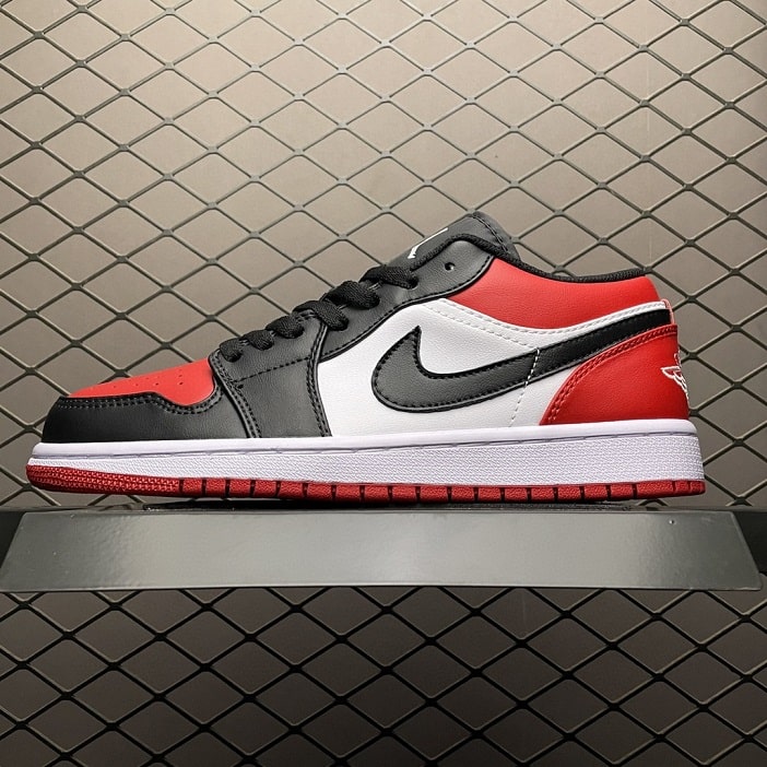 Air_Jordan_1_Low_Bred_Toe_Foot_Soccer_Pro_AJ1