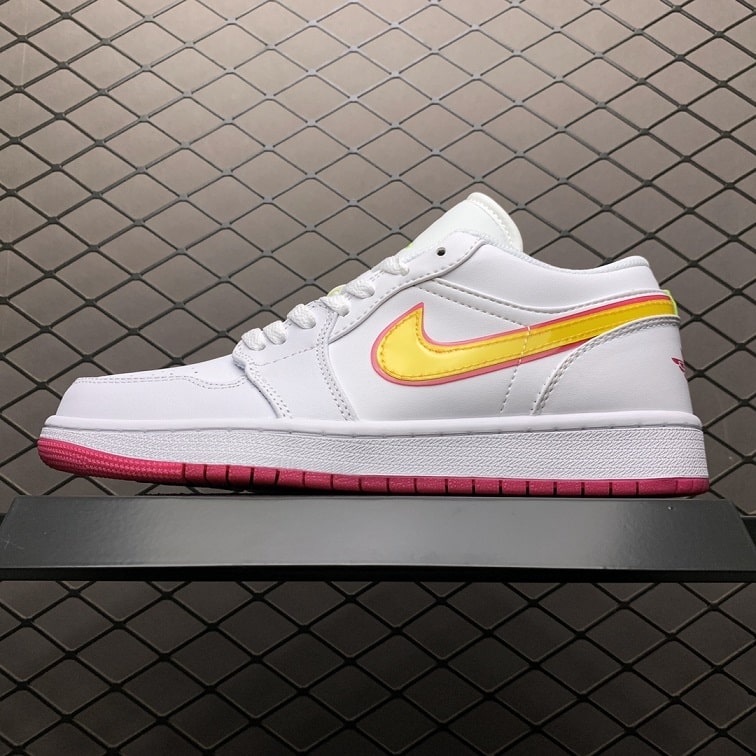 Air_Jordan_1_Low_Edge_Glow_Foot_Soccer_Pro_-_Air_Jordan_1