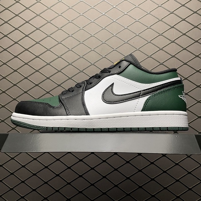 Air_Jordan_1_Low_Green_Toe_Foot_Soccer_Pro_AJ1