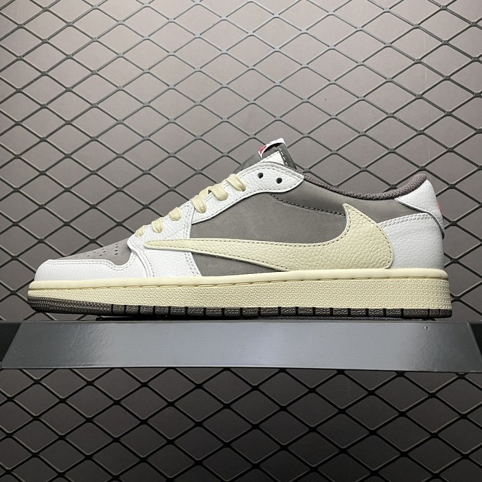 Air_Jordan_1_Low_OG_Reverse_Mocha_Foot_Soccer_Pro_-_Air_Jordan_1