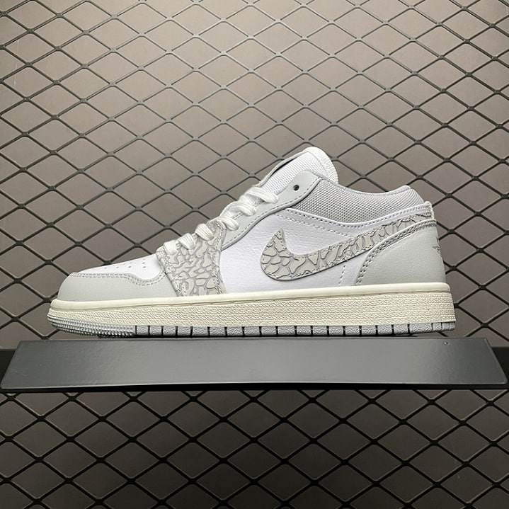 Air_Jordan_1_Low_PRM_Smoke_Grey_Elephant_Foot_Soccer_Pro_-_AJ1