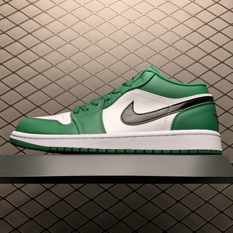 Air_Jordan_1_Low_Pine_Green_Foot_Soccer_Pro_-_Air_Jordan_1_Low