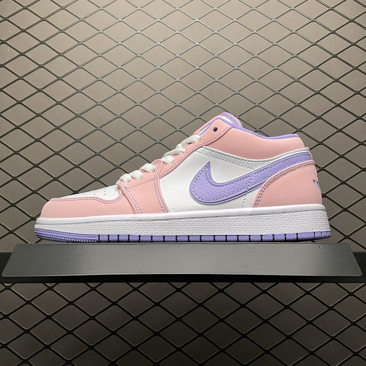 Air_Jordan_1_Low_SE_Arctic_Punch_Foot_Soccer_Pro_-_Air_Jordan_1_Low