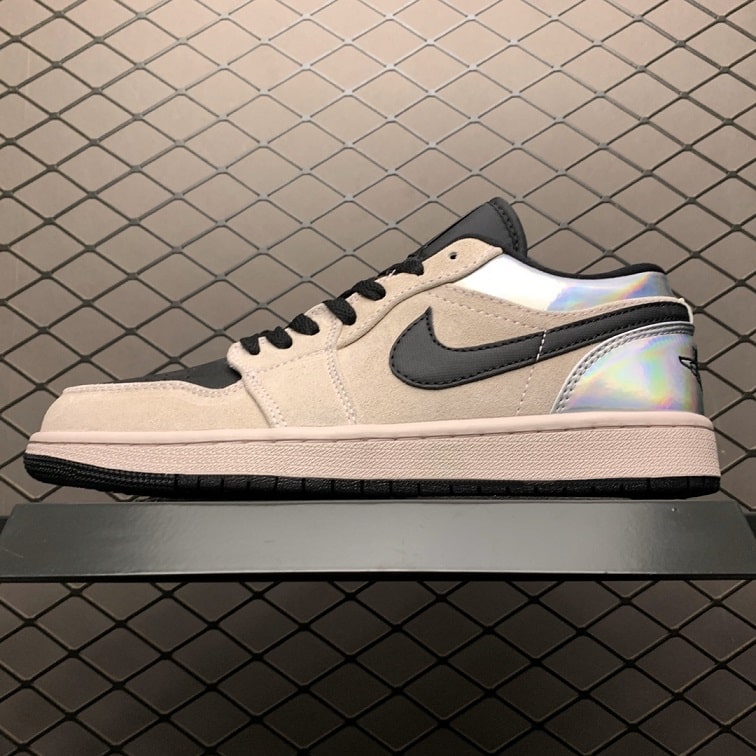 Air_Jordan_1_Low_Saturn_Black_Foot_Soccer_Pro_-_Air_Jordan_1