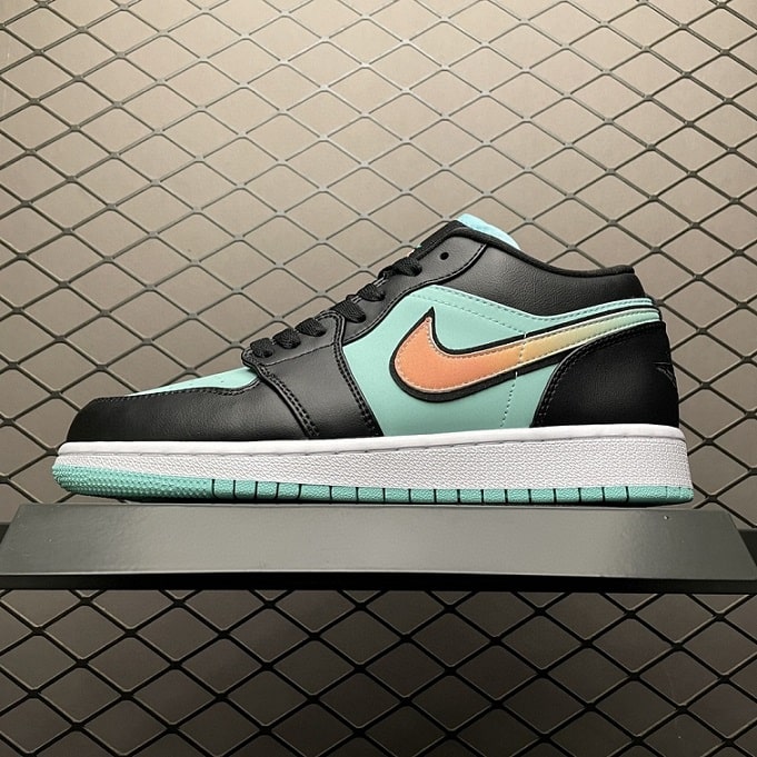 Air_Jordan_1_Low_Tropical_Twist_Foot_Soccer_Pro_-_Air_Jordan_1_Low