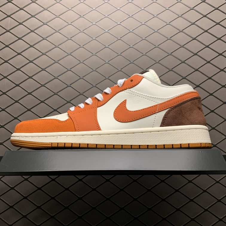 Air_Jordan_1_Low_White_Orange_Mecanic_Foot_Soccer_Pro_-_Air_Jordan_1_Low