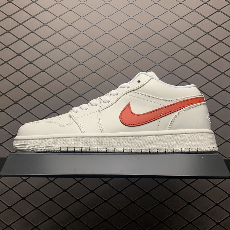 Air_Jordan_1_Low_White_University_Red_Foot_Soccer_Pro_-_Air_Jordan_1