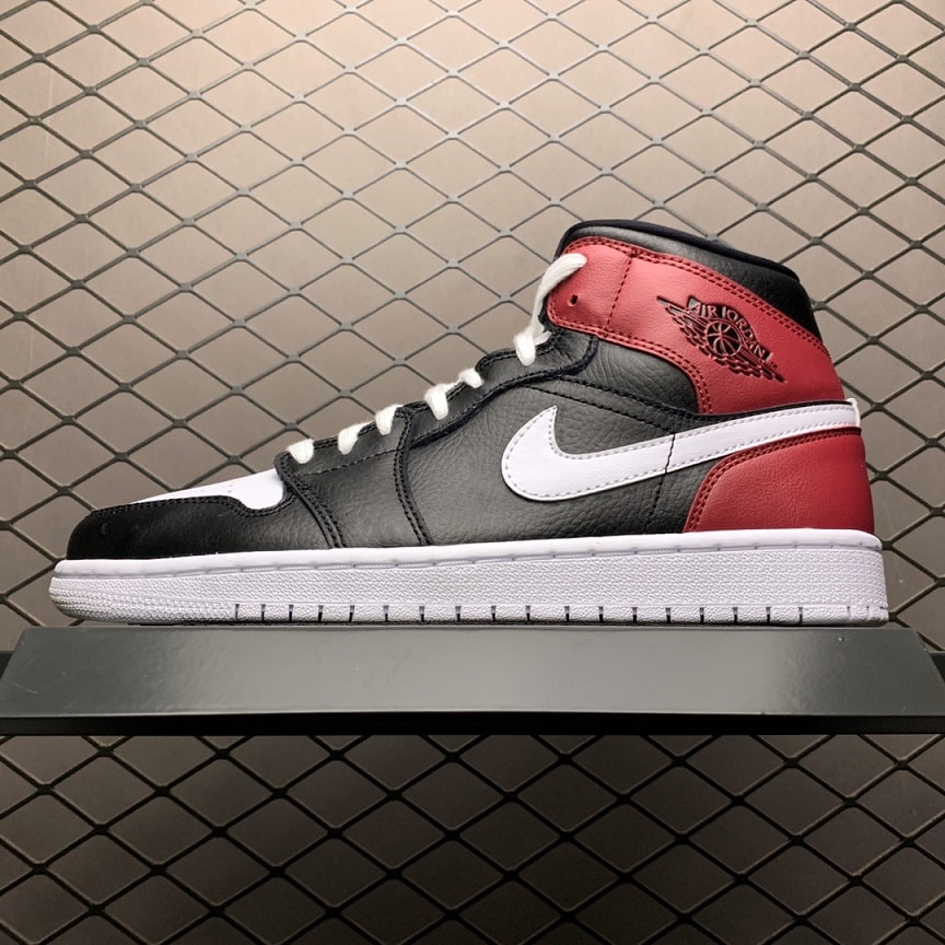 Air_Jordan_1_MID_Black_White_Noble_Red_Foot_Soccer_Pro