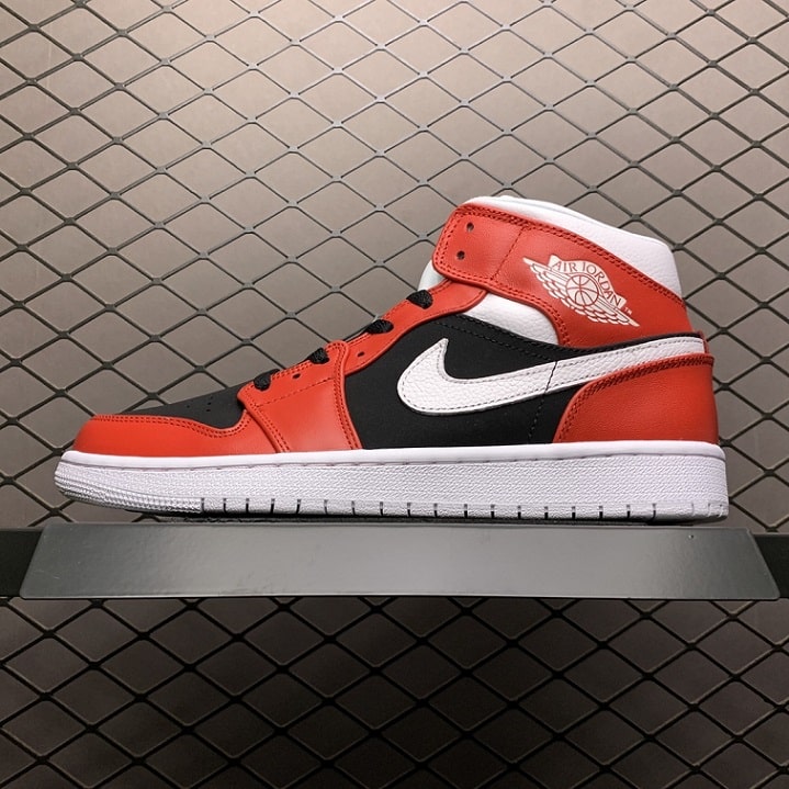 Air_Jordan_1_MID_Gym_Red_Black_Foot_Soccer_Pro