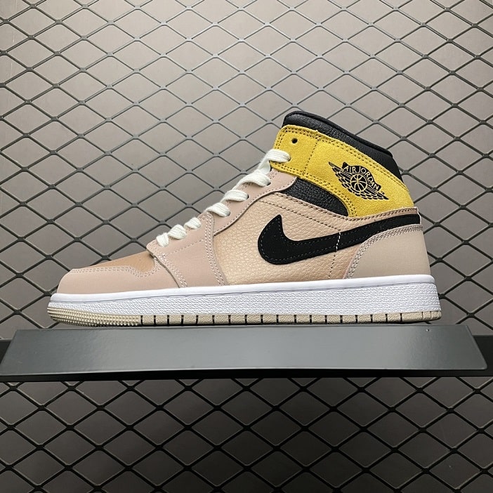 Air_Jordan_1_MID_SE_Particle_Beige_Foot_Soccer_Pro