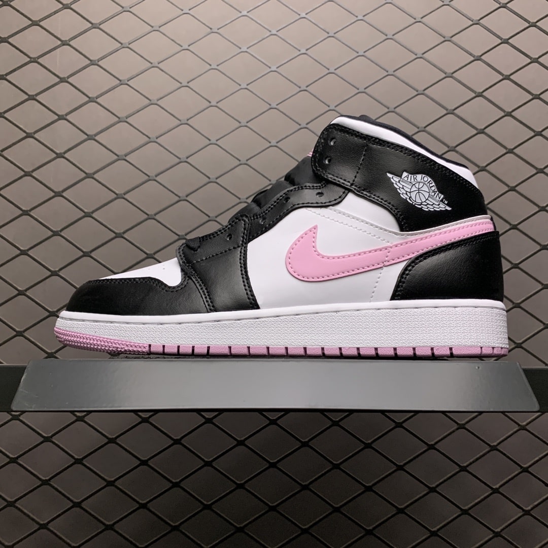 Air_Jordan_1_MID_White_Black_Light_Arctic_Pink_Foot_Soccer_Pro