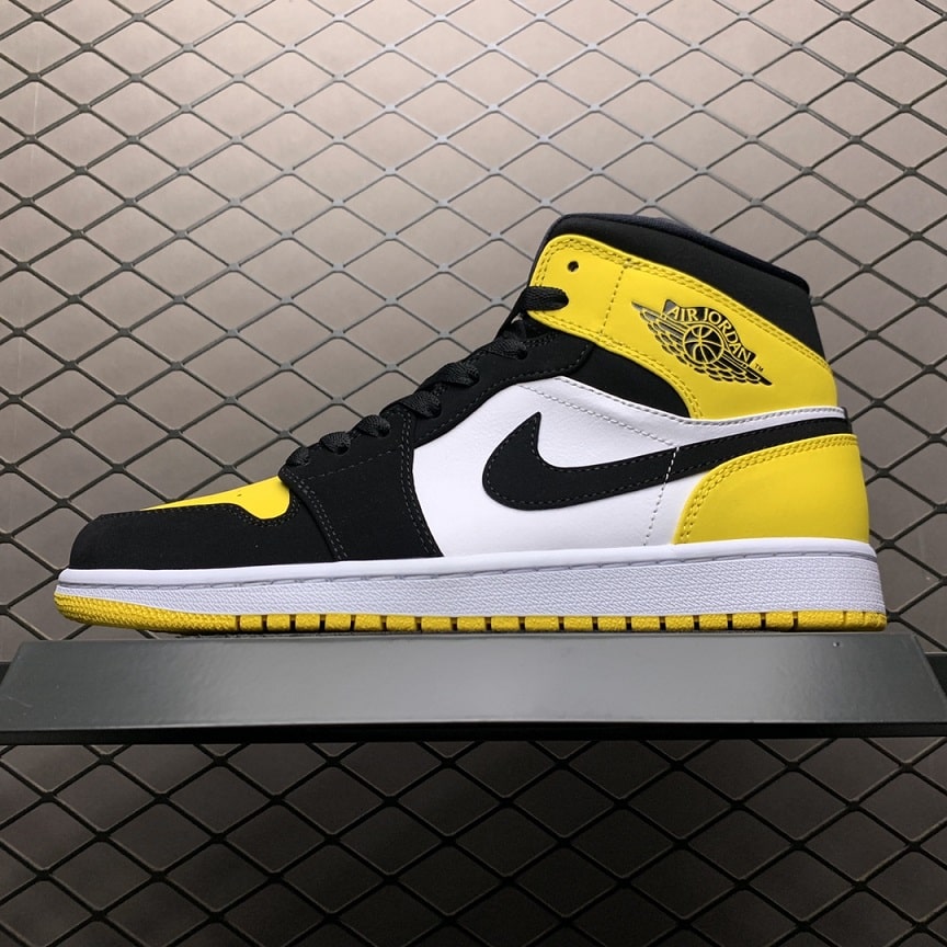 Air_Jordan_1_MID_Yellow_Toe_Black_Foot_Soccer_Pro