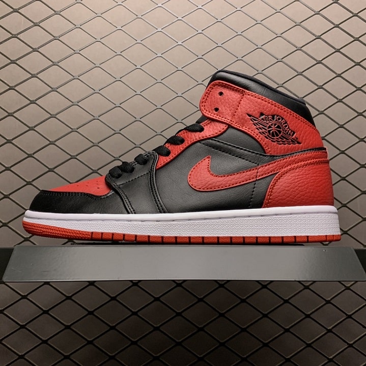 Air_Jordan_1_Mid_Banned_2020_Foot_Soccer_Pro