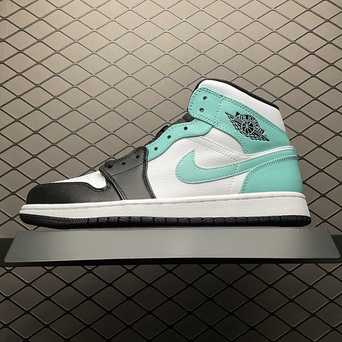 Air_Jordan_1_Mid_Tropical_Twist_Igloo_Foot_Soccer_Pro