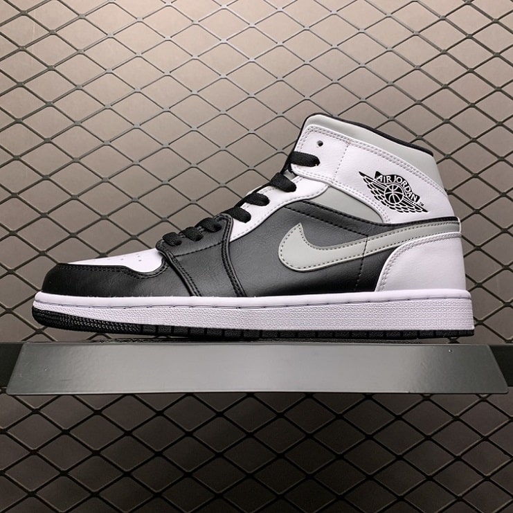 Air_Jordan_1_Mid_White_Shadow_Foot_Soccer_Pro