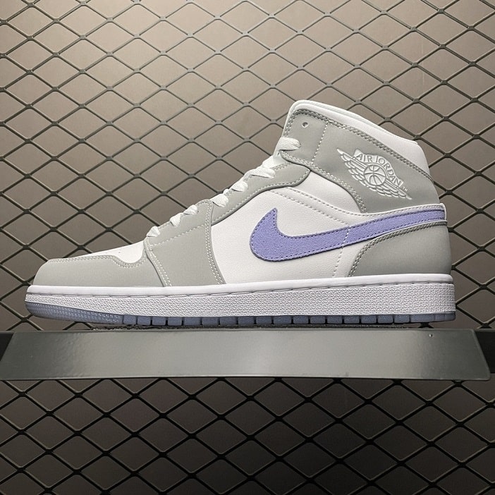 Air_Jordan_1_Mid_Wolf_Grey_Aluminum_Foot_Soccer_Pro